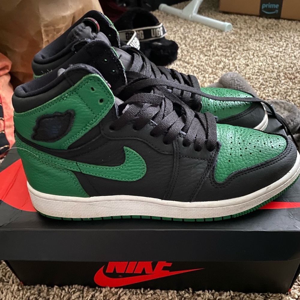 Pine Green Jordan 1’s